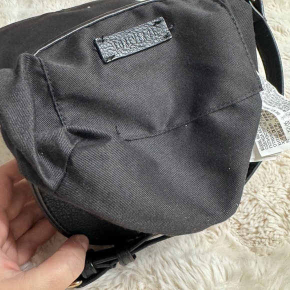 NWOT! Forever 21 Black Faux Leather Women’s Crossbody Bag - Picture 6 of 7
